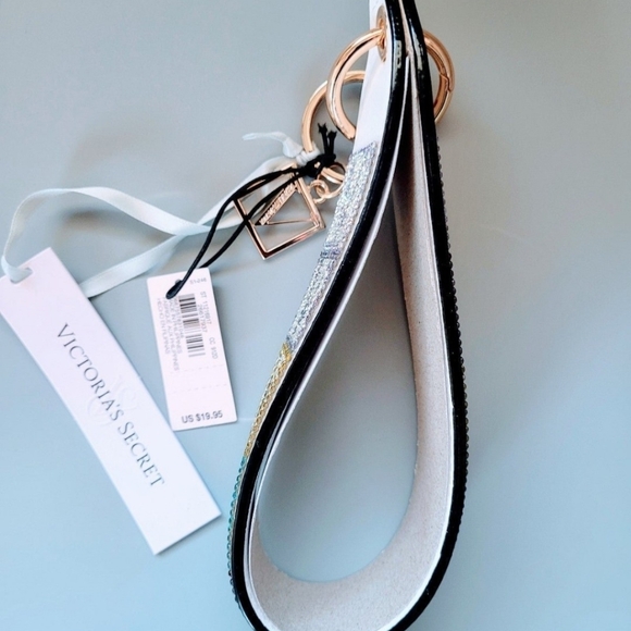 NWT Victoria’s Secret White Rhinestones Wristlet Strap Keychain VS - Picture 3 of 5